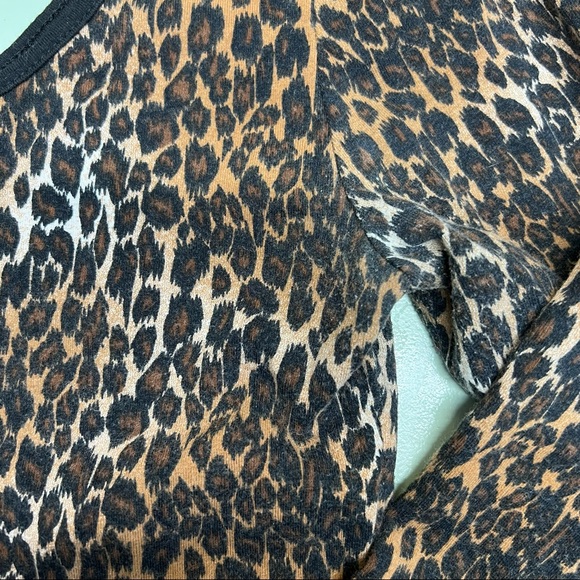 Wet Seal Leopard Print Scoop Neck Crop Top - Picture 3 of 5